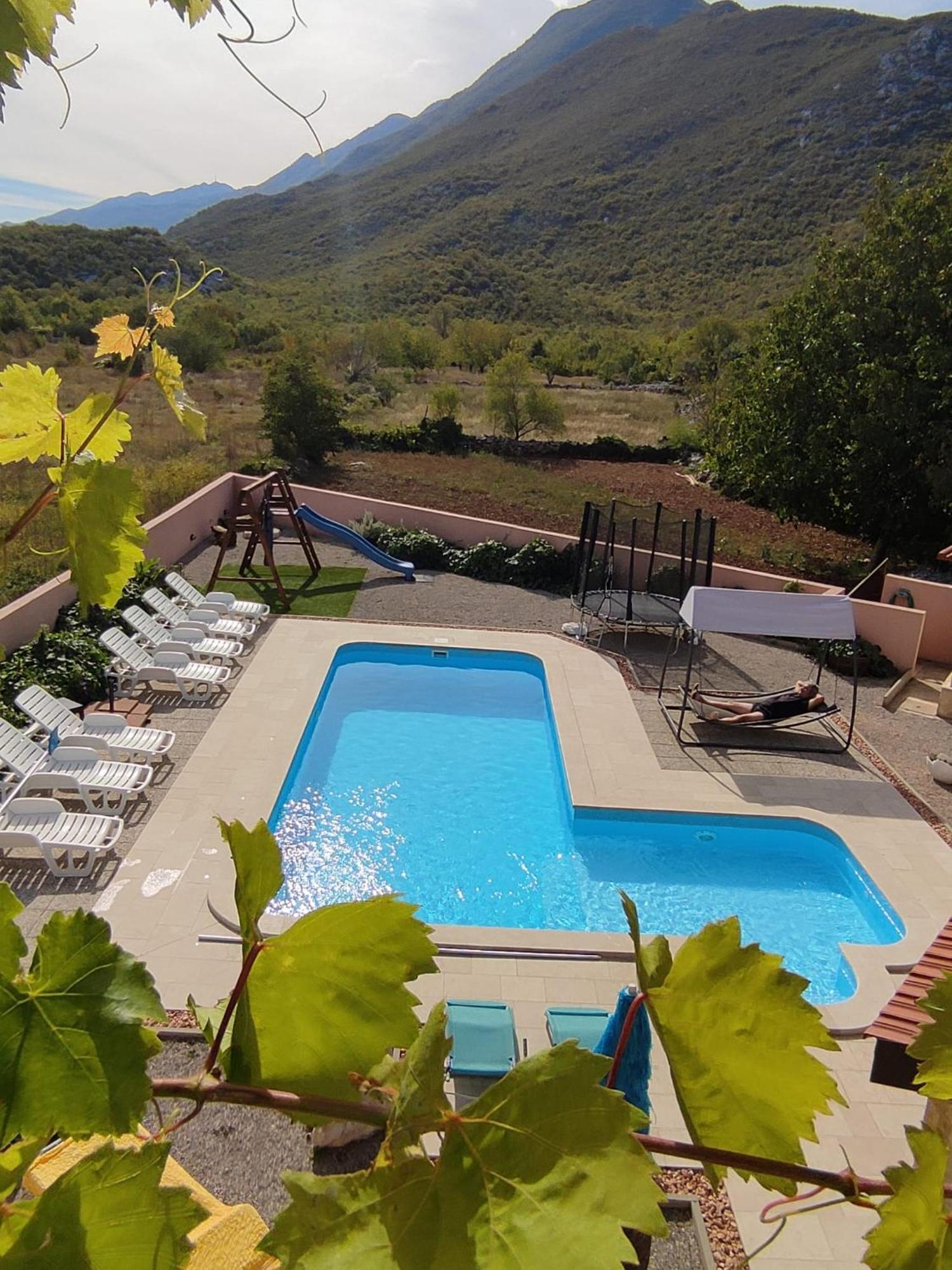 Holiday Home Perunika Zezevica Exterior foto